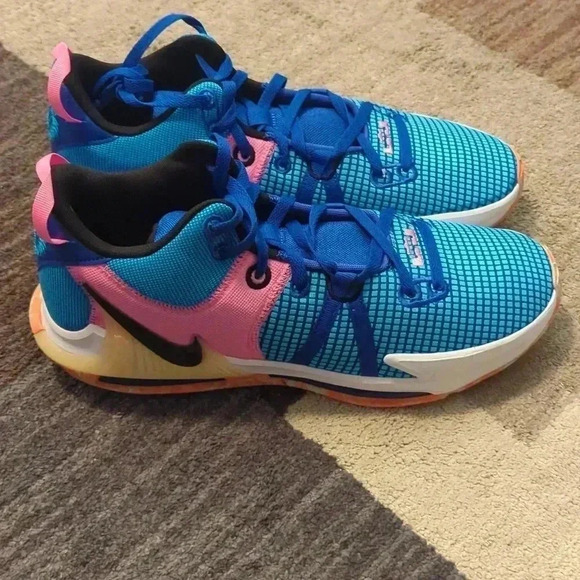 Nike LeBron Witness 7 Hyper Royal Pink 2022 Size 14 - Picture 2 of 5